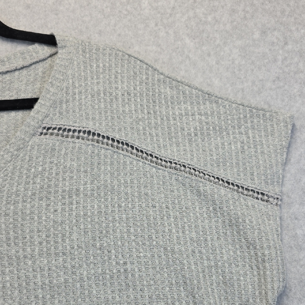 Ava James Grey Waffle Knit Button Front Tie Hem Top – - Picture 2 of 11